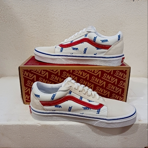 Vans - Picture 2 of 4